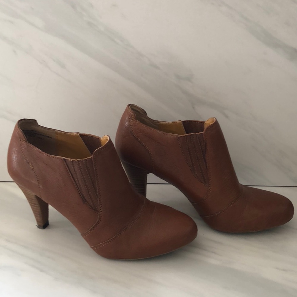 🎉FRI-YAY SALE! Audrey Brooke Booties